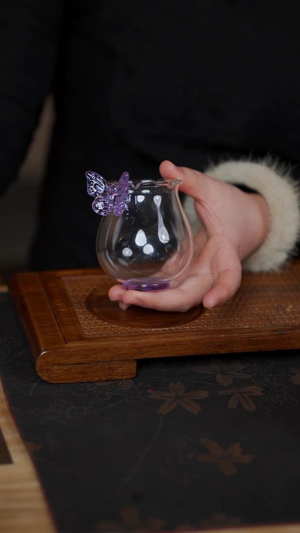 【闪购商品】紫色蝴蝶  花口杯