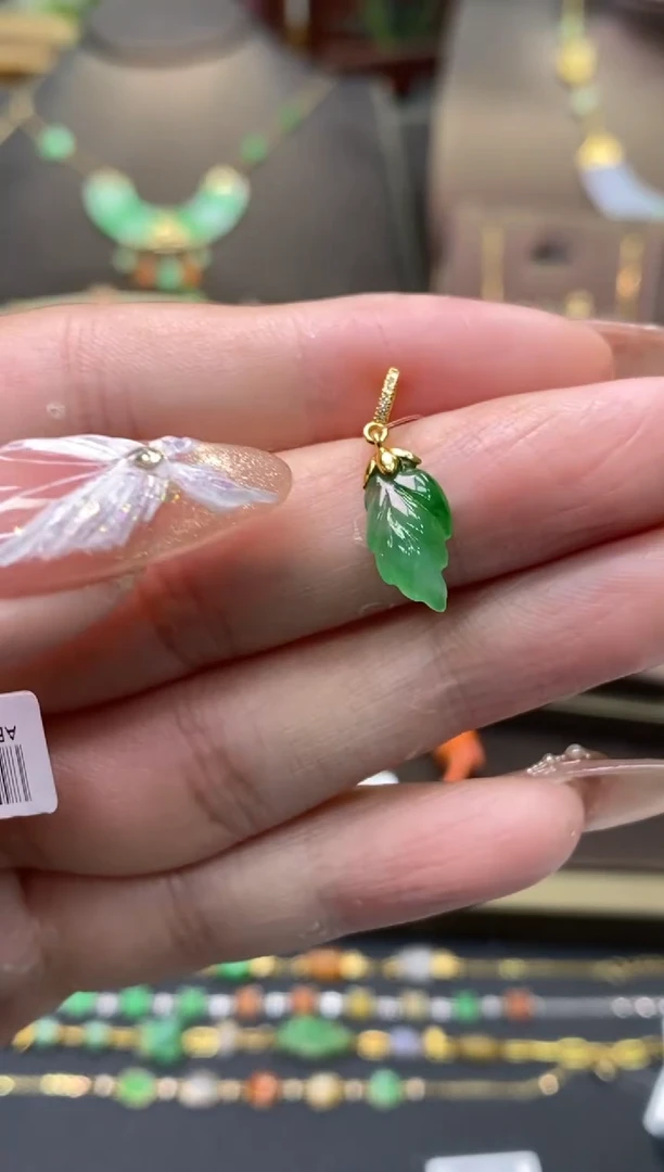 【闪购商品】翡翠颈饰18K金镶嵌净货11063