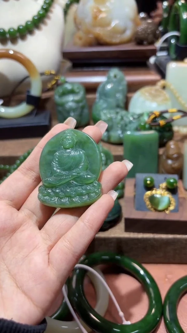 颈饰未镶嵌和田玉（碧玉）1