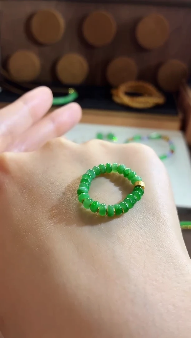 未镶嵌戒指翡翠手饰
