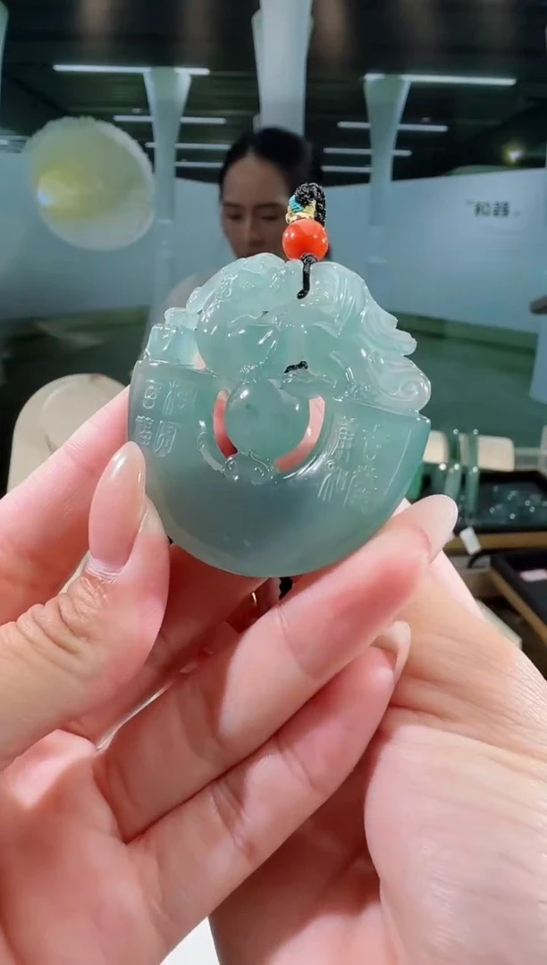 翡翠未镶嵌吊坠(不含链)貔貅