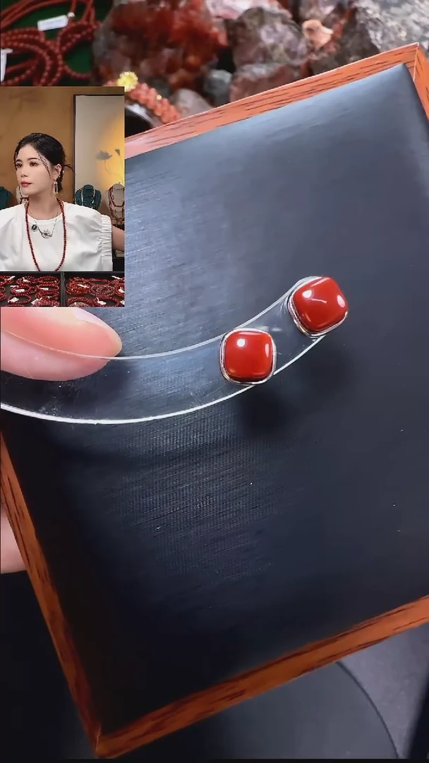 银S925镶嵌南红玛瑙耳钉原矿S925银镶牛血方糖耳钉多多样性发其一