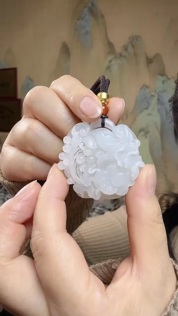 颈饰未镶嵌和田玉.