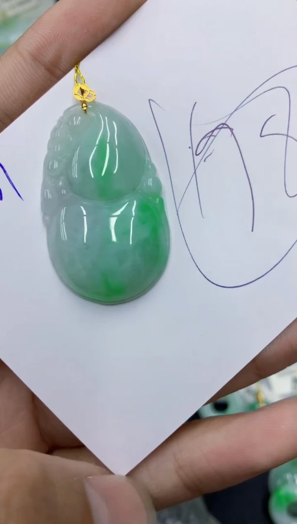 翡翠18K金镶嵌颈饰1111111111