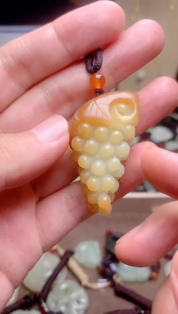 和田玉未镶嵌颈饰1