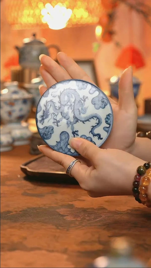 复古青花铠甲龙元宝盖