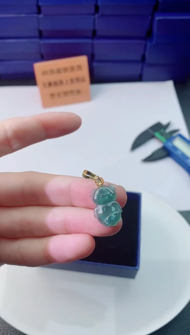 翡翠未镶嵌颈饰1111111111