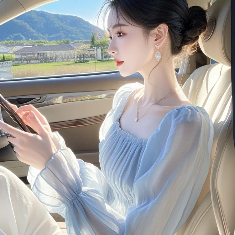2025春装新款漂亮小衫法式高级感上衣超好看气质蓝色方领雪纺衬衫