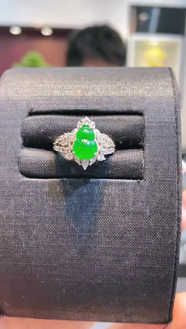 【闪购商品】翡翠颈饰银S925镶嵌A1天然A货翡翠戒指