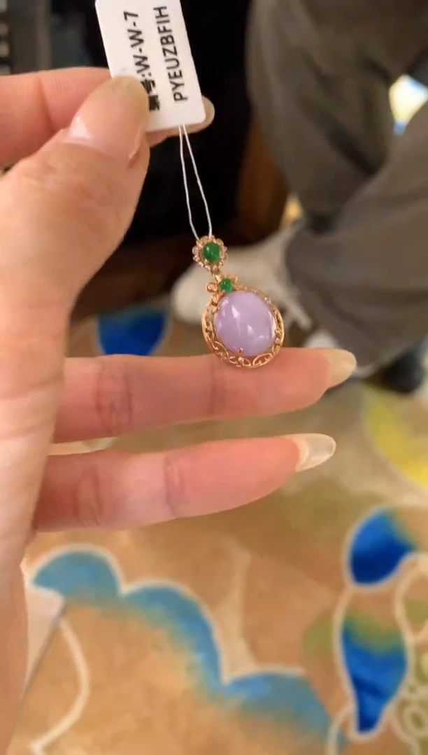 【闪购商品】翡翠颈饰18K金镶嵌蛋面