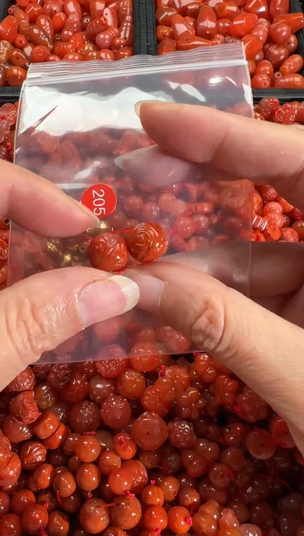 【闪购商品】南红玛瑙颈饰未镶嵌1