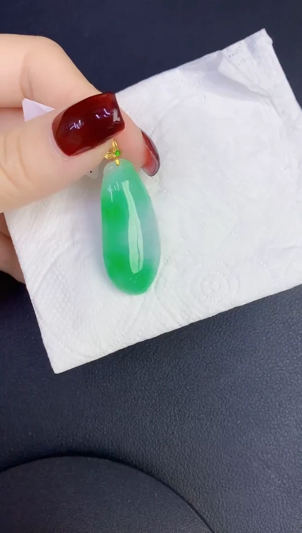 颈饰18K金镶嵌翡翠缅甸天然翡翠a货