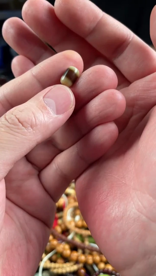 未镶嵌.玛瑙/玉髓王胖子文玩工作室反一线一颗随机发