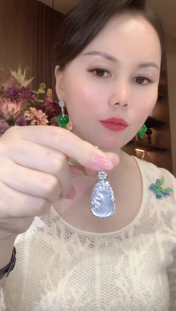 吊坠(不含链)18K金镶嵌翡翠C55