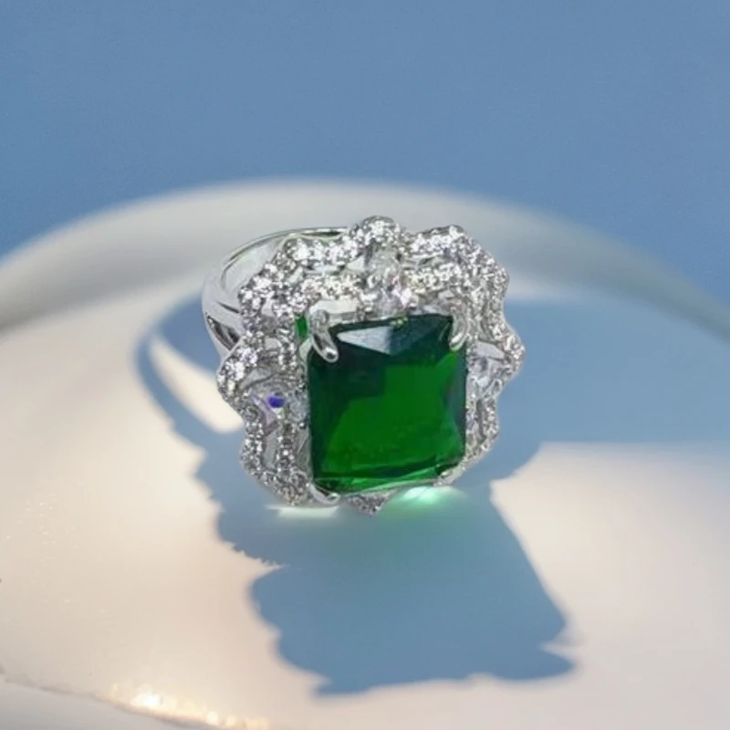 绿戒指方形四爪双层花边白托b17