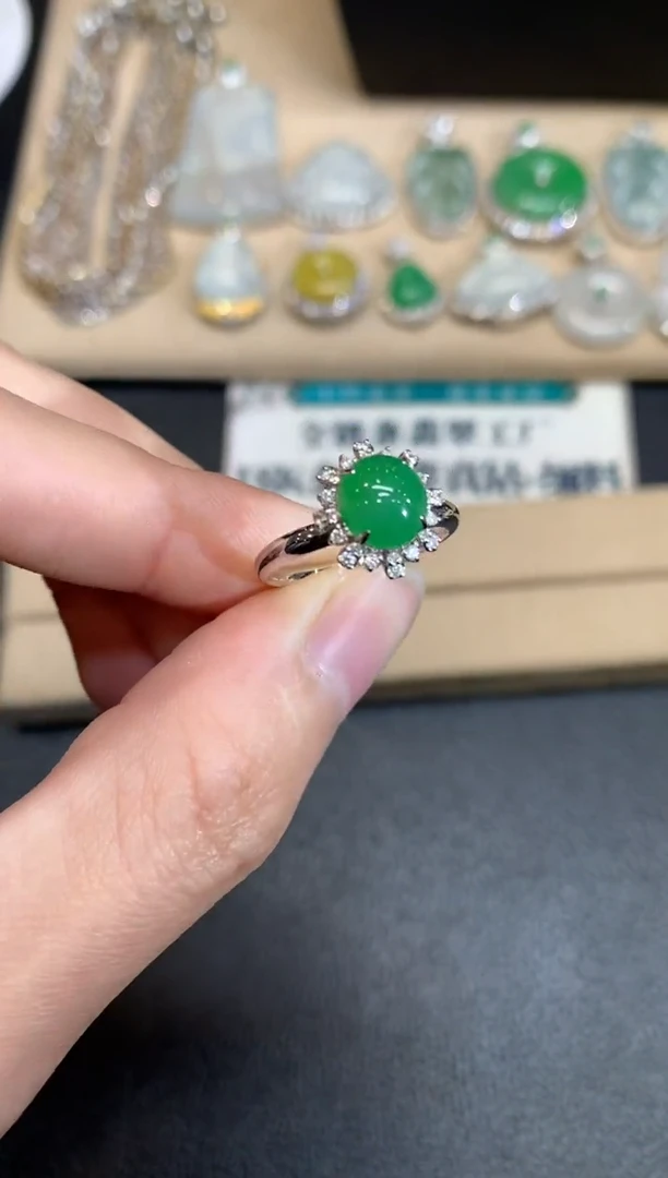 【闪购商品】翡翠戒指18K金镶嵌蛋面【无服务费】