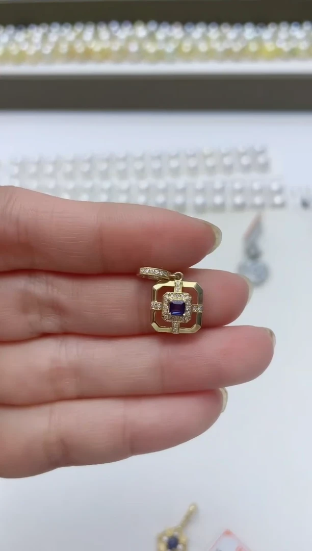 【闪购商品】蓝宝石颈饰18K金镶嵌A107