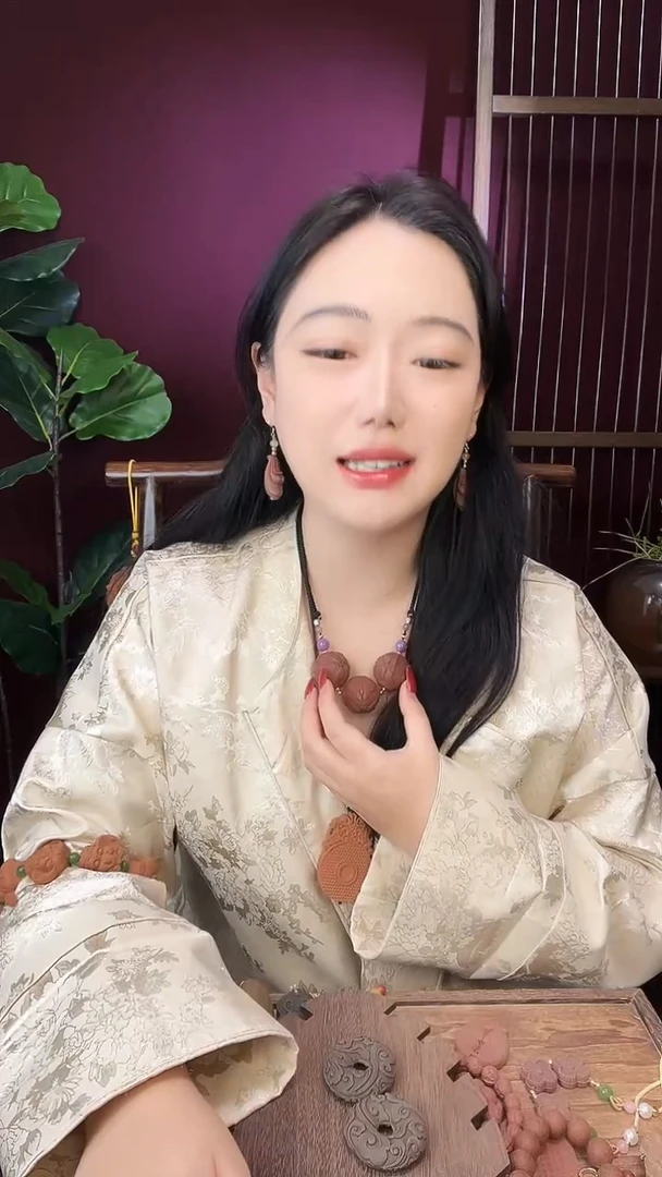 珠串真*美奶檀龙涎佛牌