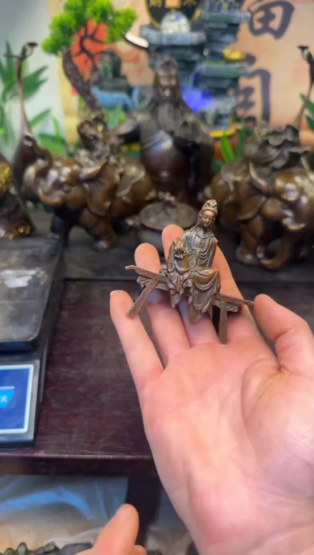 潼潼古铜只卖真铜！（板凳观音）