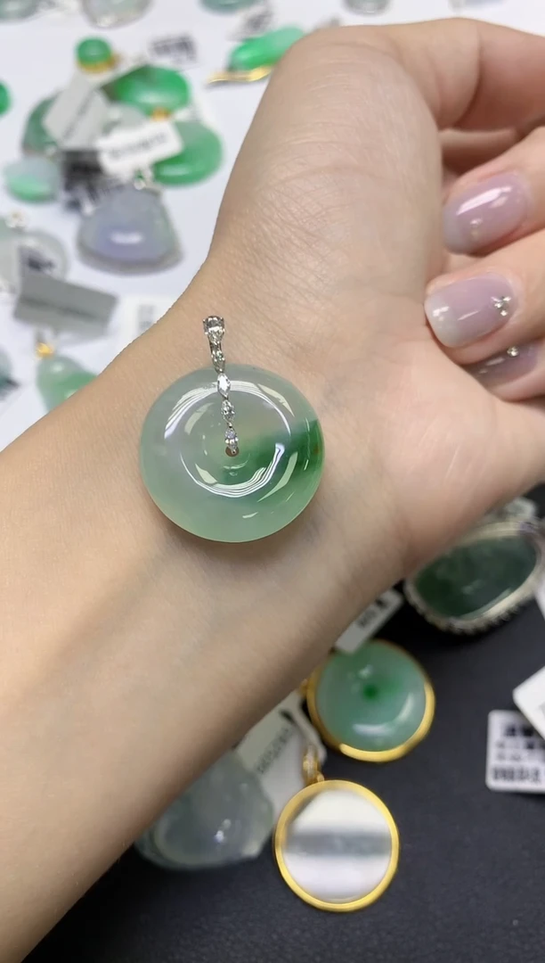 颈饰18K金镶嵌翡翠天然缅甸翡翠A货百元以上9元证书费自理