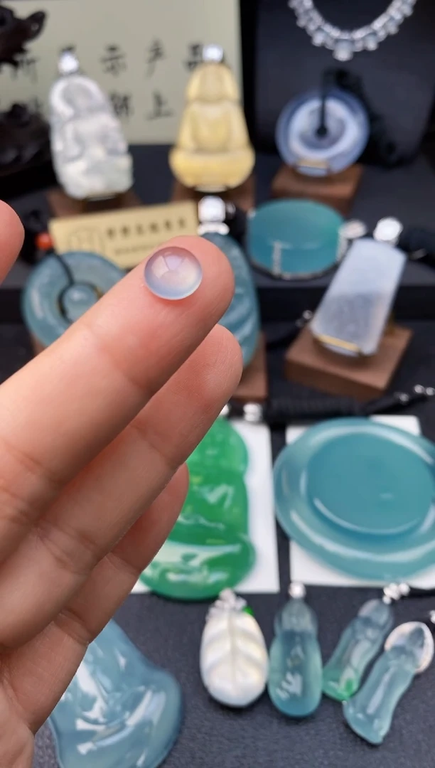【闪购商品】翡翠颈饰未镶嵌蛋面