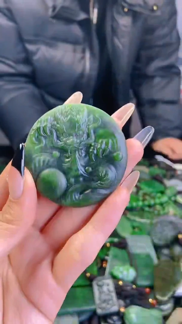 颈饰未镶嵌和田玉1