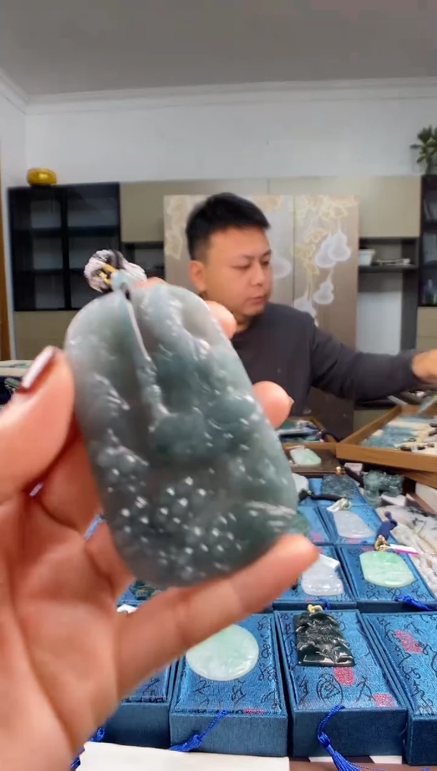 颈饰未镶嵌翡翠多样性发其一