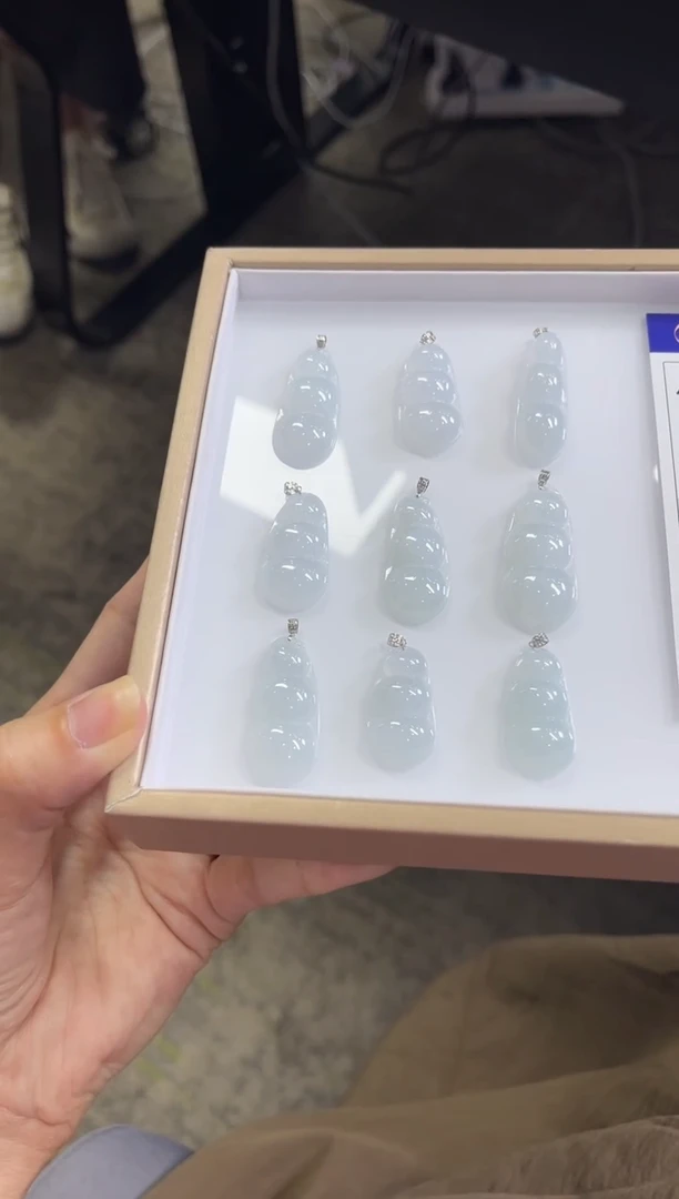 翡翠18K金镶嵌颈饰A317 /多样性发一件/配绳子