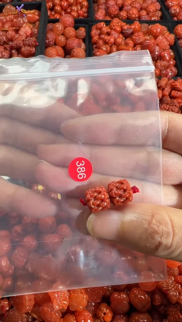 南红玛瑙未镶嵌颈饰1
