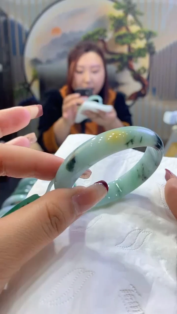 【闪购商品】翡翠手镯未镶嵌00009691