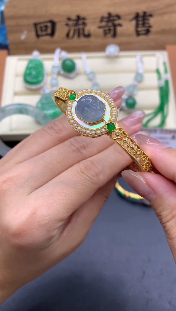 【闪购商品】翡翠手镯18K金镶嵌690-中国好珍宝