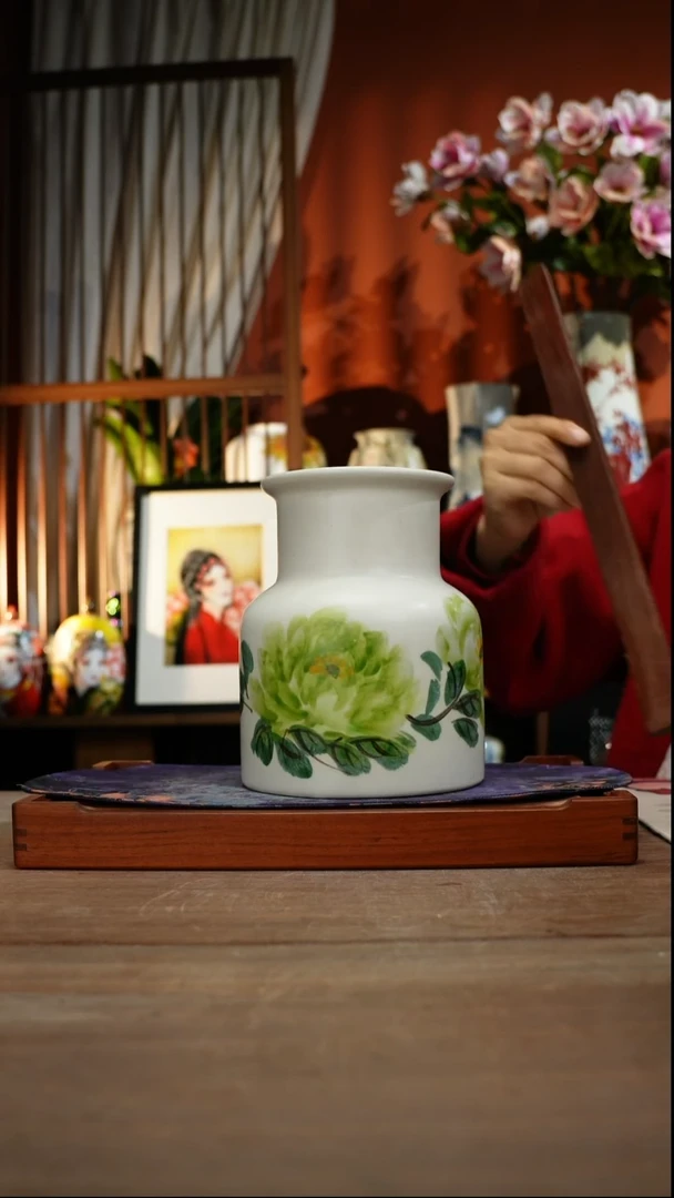 当代景德镇设计师釉下手绘陶瓷花瓶