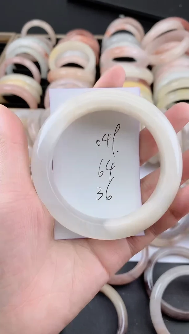 未镶嵌手镯石英质玉049