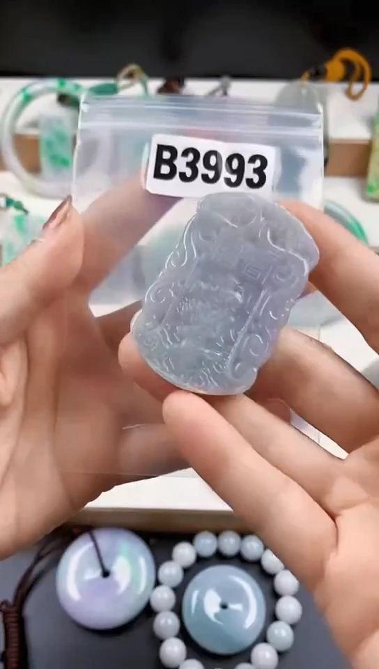 颈饰未镶嵌翡翠天然翡翠吊坠挂件