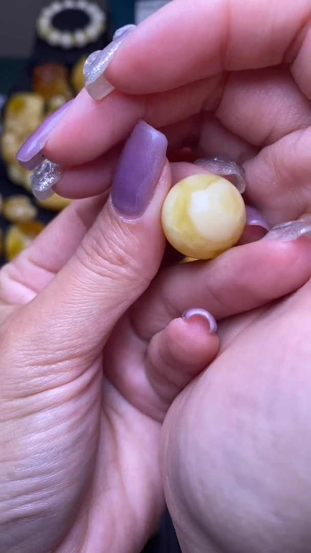 【闪购商品】琥珀裸石未镶嵌葵. 78