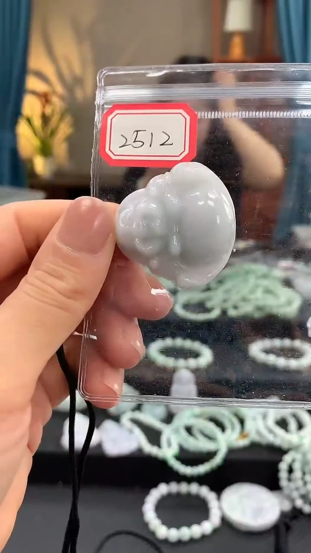翡翠未镶嵌颈饰佛公2512