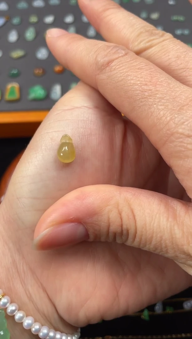 吊坠(不含链)18K金镶嵌翡翠一个JK205