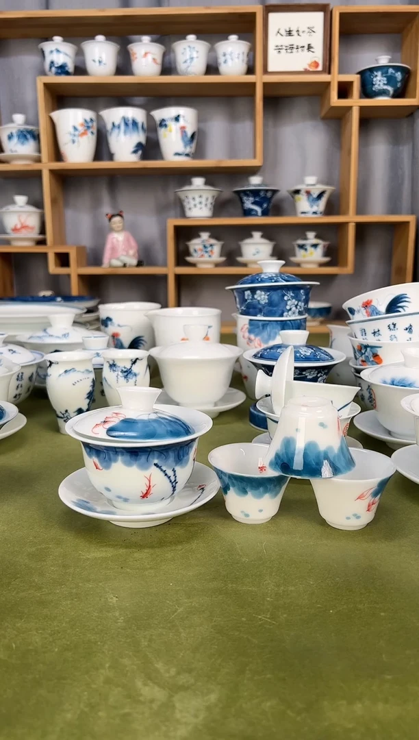 劉*G线条莲3.4盖碗2个+冰种小马蹄杯10