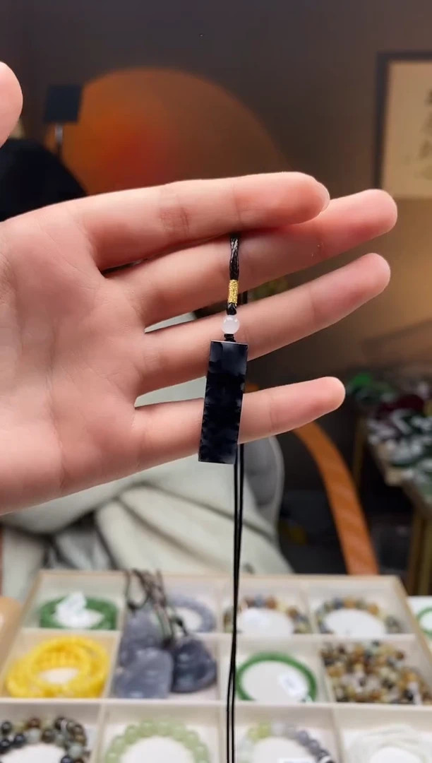 颈饰未镶嵌和田玉青花无事牌