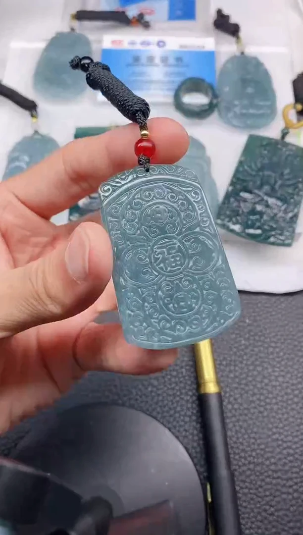 颈饰未镶嵌翡翠1