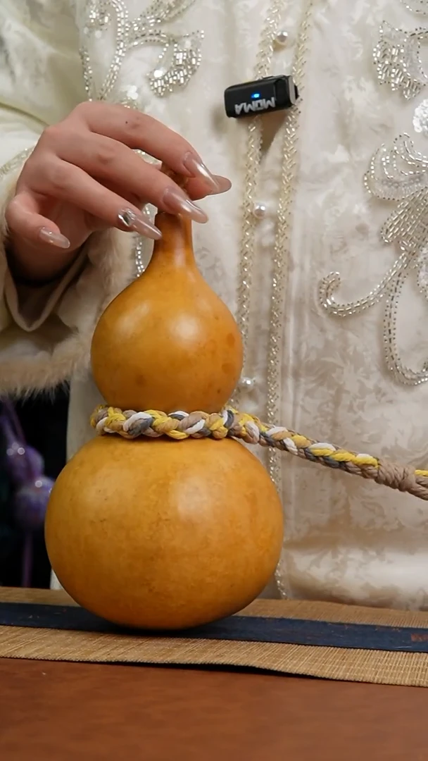 880号 天然热水酒葫芦 一物一拍（有瑕介意勿拍）