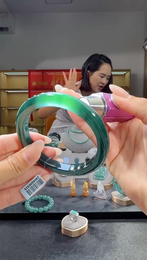 未镶嵌手镯翡翠60圈