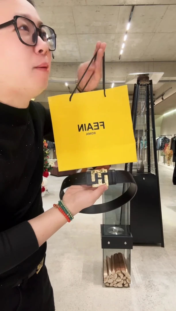 28-29 真皮皮带（金色）