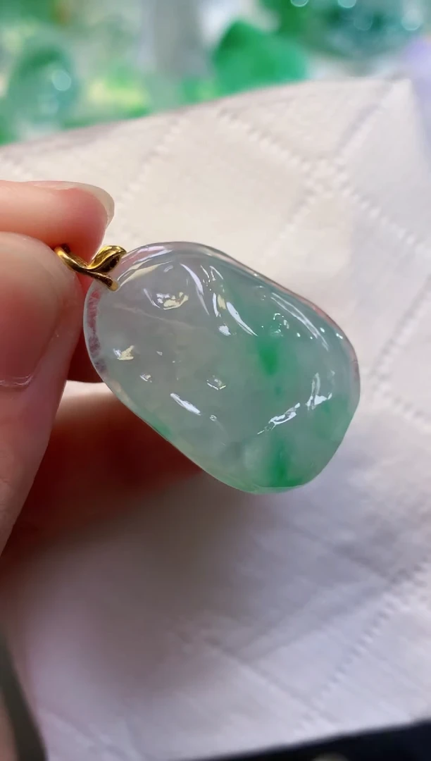颈饰未镶嵌翡翠