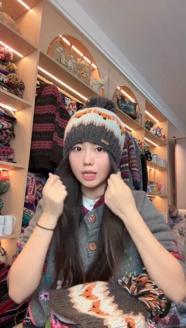 羊毛灰蓝狐狸单球帽