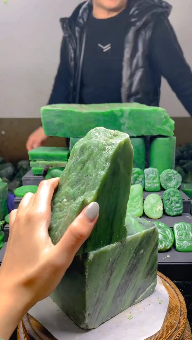 未镶嵌和田玉珠宝半成品1