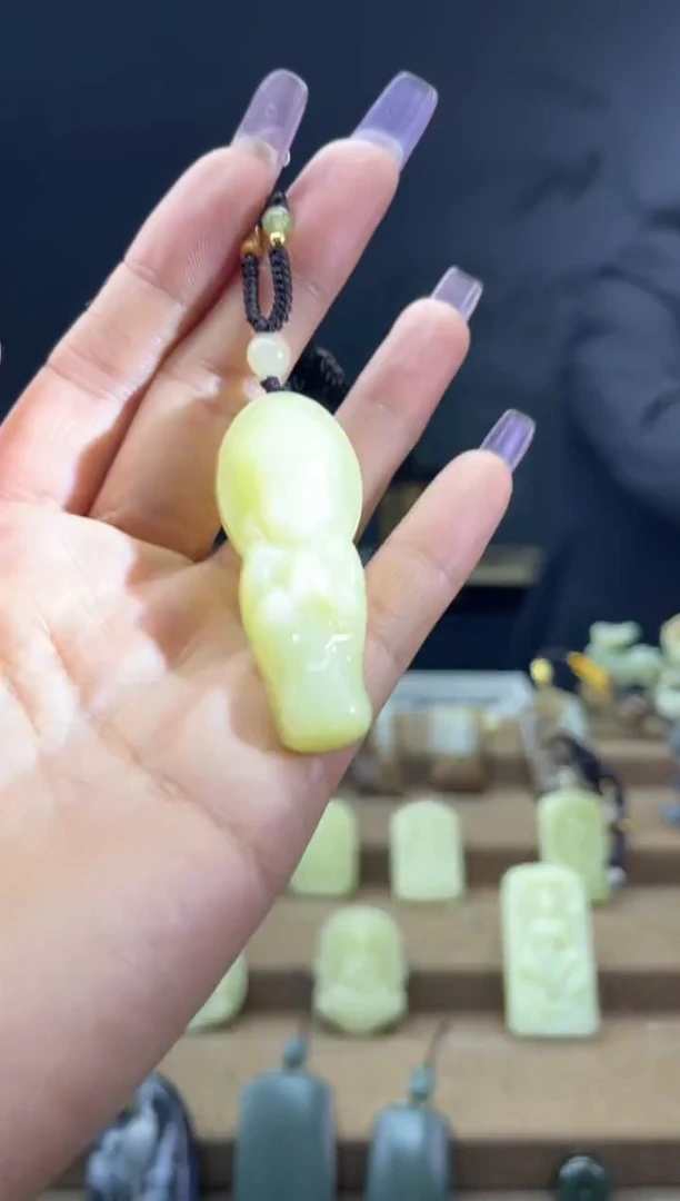 颈饰未镶嵌和田玉1