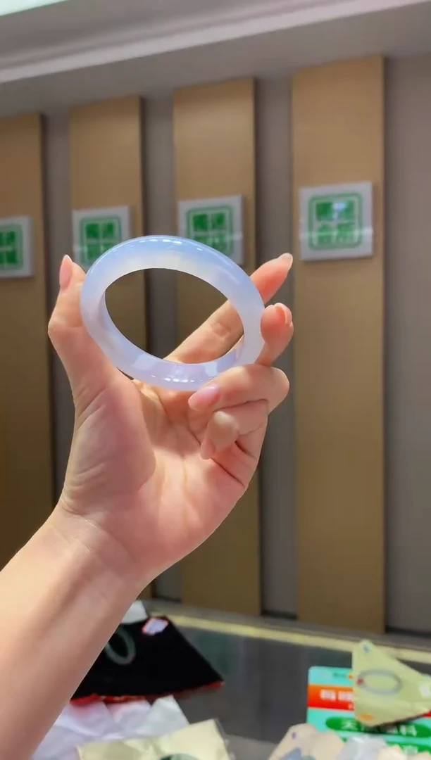 翡翠手镯未镶嵌206圈口55