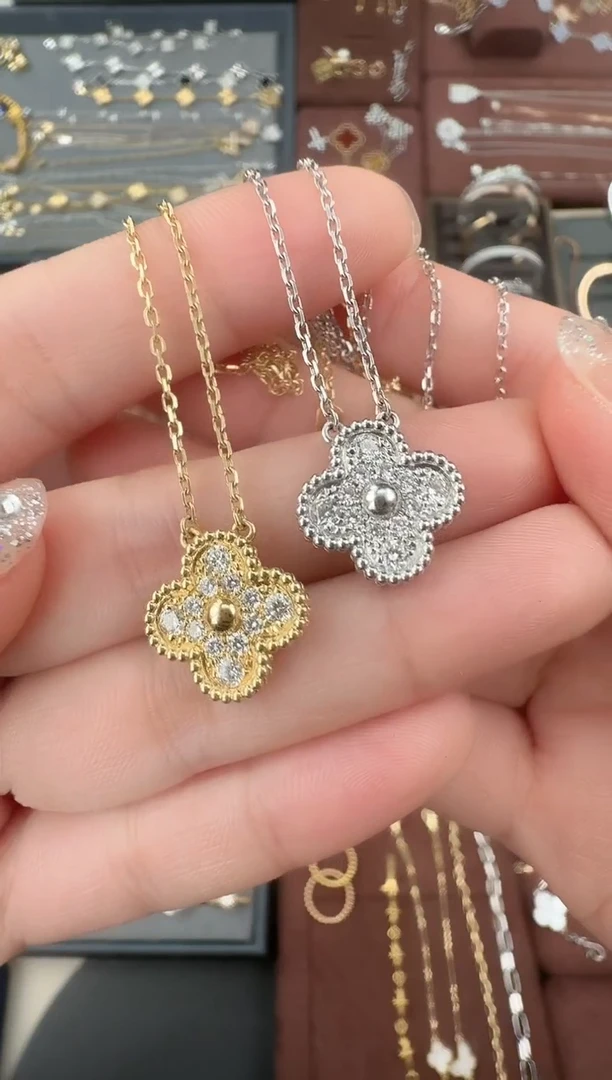 【闪购商品】钻石项链18K金镶嵌单花满钻项链（多样性发货一件）