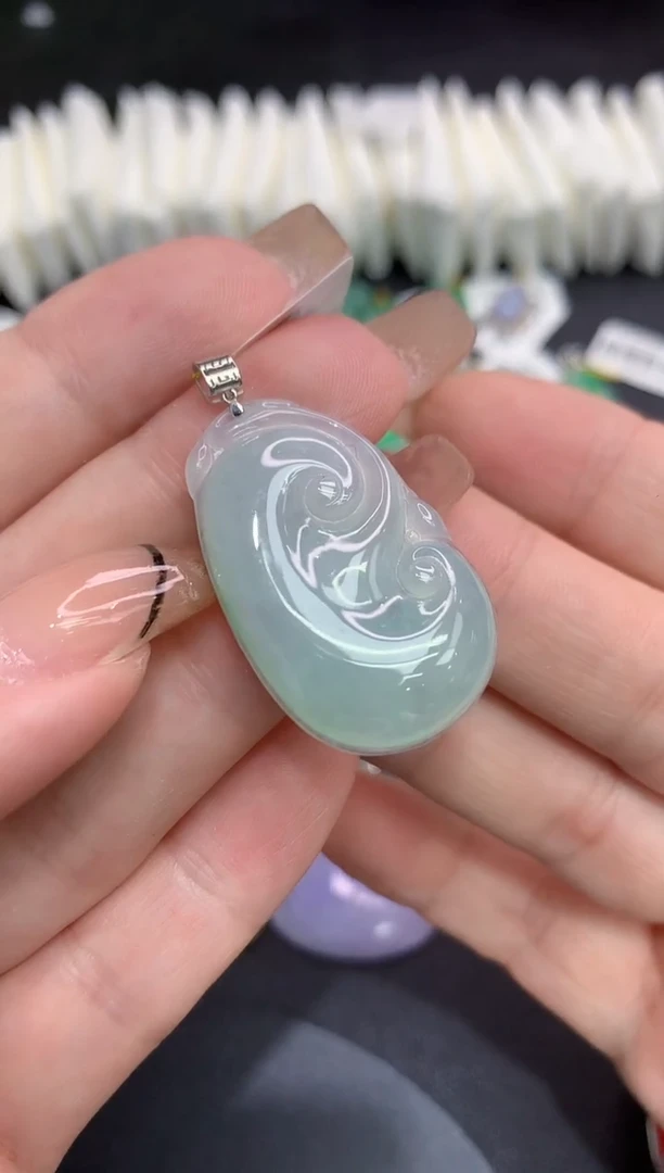 吊坠(不含链)18K金镶嵌翡翠111